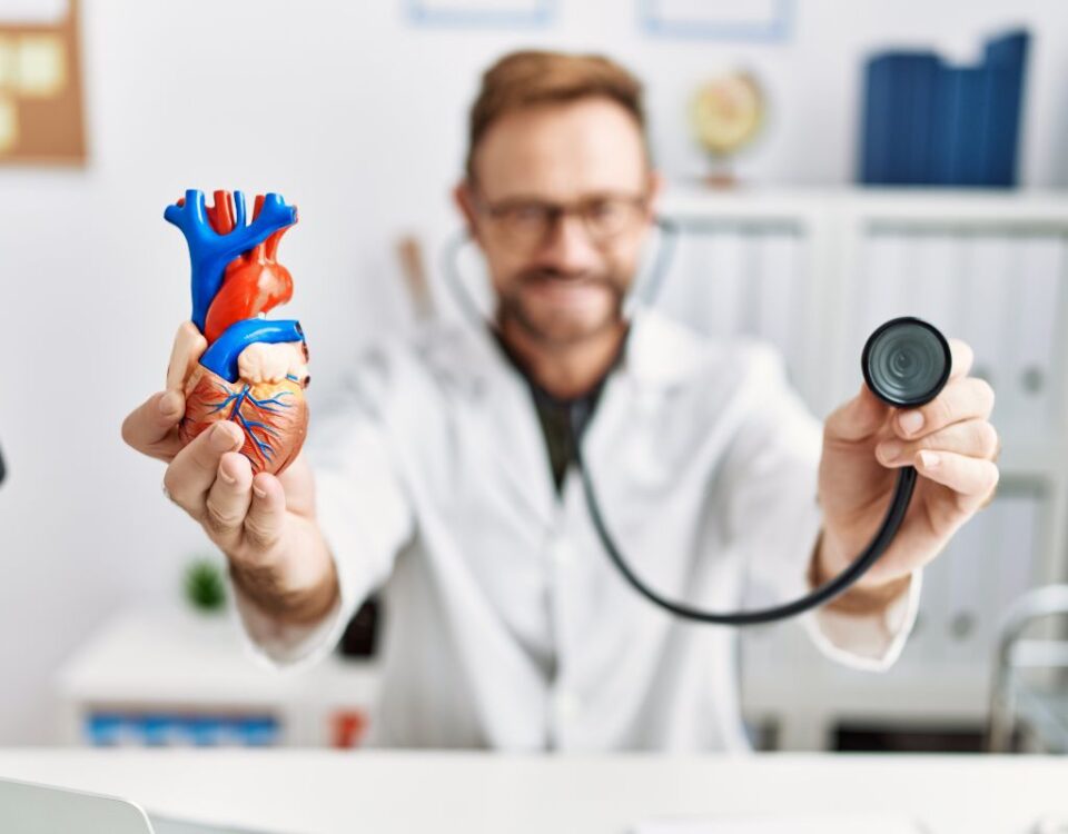 Entendendo a Cardiopatia Congênita: Causas, Sintomas e Tratamentos Modernos exame clinico de cardiopatia congênita