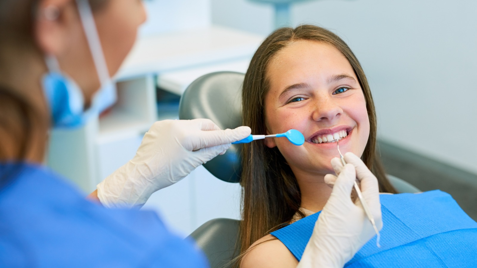 Dicas de Saúde Bucal: A Importância das Visitas Regulares ao Dentista Benefícios das Consultas Regulares ao Dentista