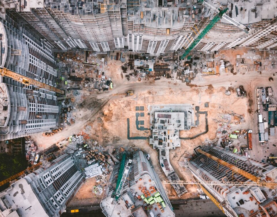 O impacto de grandes obras no bem-estar da comunidade O impacto de grandes obras no bem-estar da comunidade