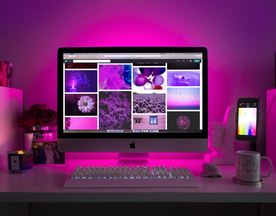 Como o servidor VPS impacta a performance de sites e blogs Silver Imac Displaying Collage Photos