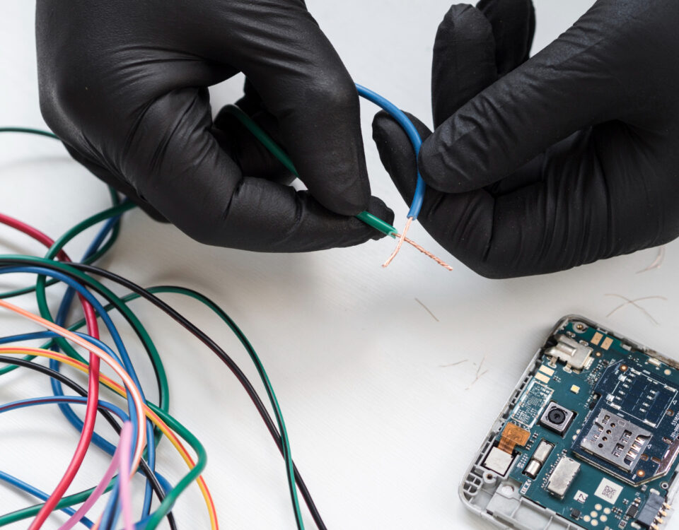 Cuidados ao lidar com circuitos: proteção e bem-estar Cuidados ao lidar com circuitos: proteção e bem-estar