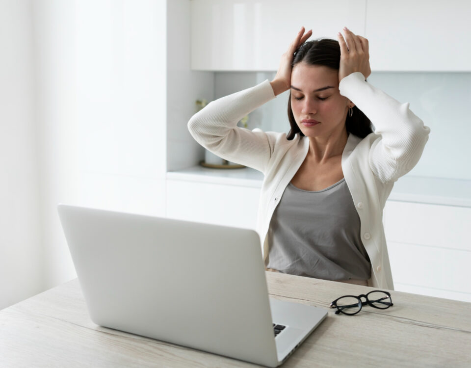 Estresse com tecnologia: pode terceirizar sem perder o controle? Estresse com tecnologia: pode terceirizar sem perder o controle?