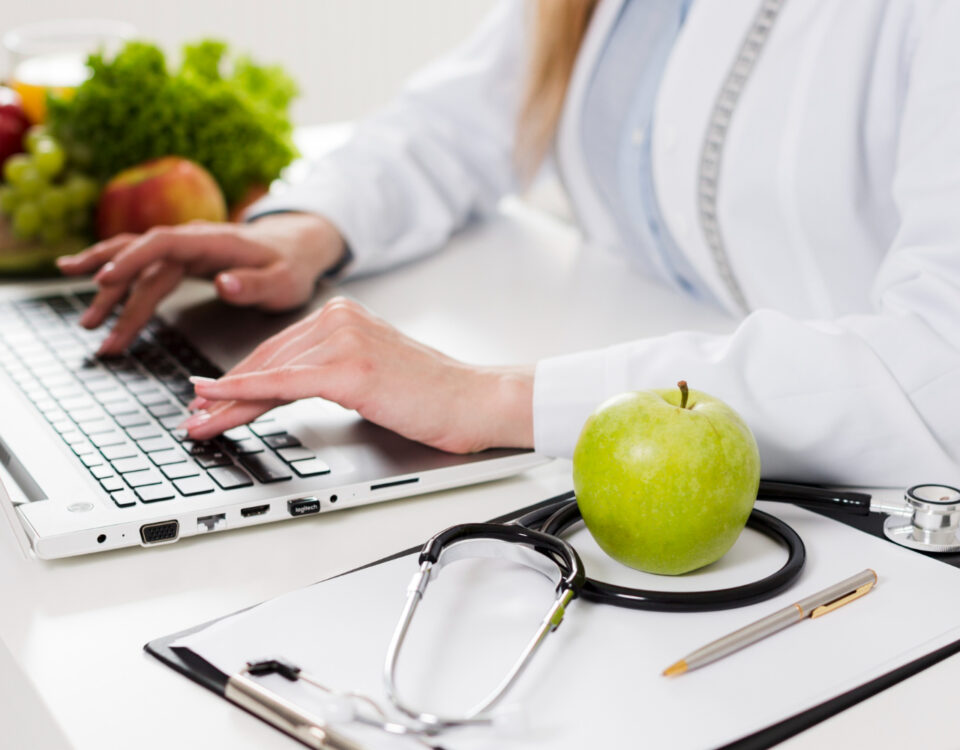 Nutrição: regulamentação e mercado de trabalho Nutrição: regulamentação e mercado de trabalho