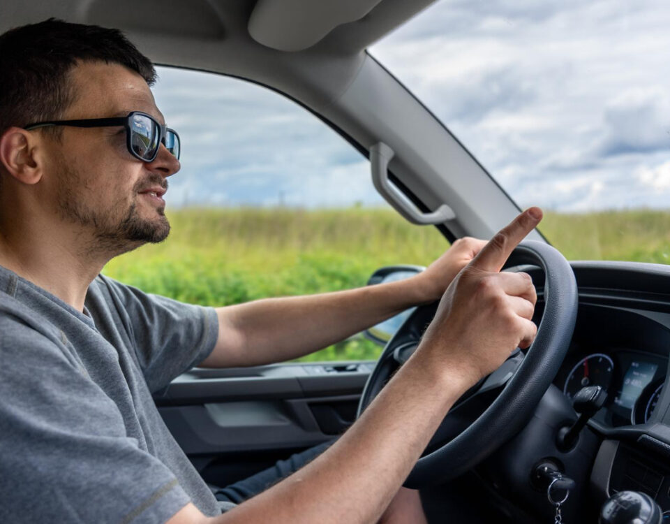 Dirigir com TDAH: evidências, adaptações e suporte