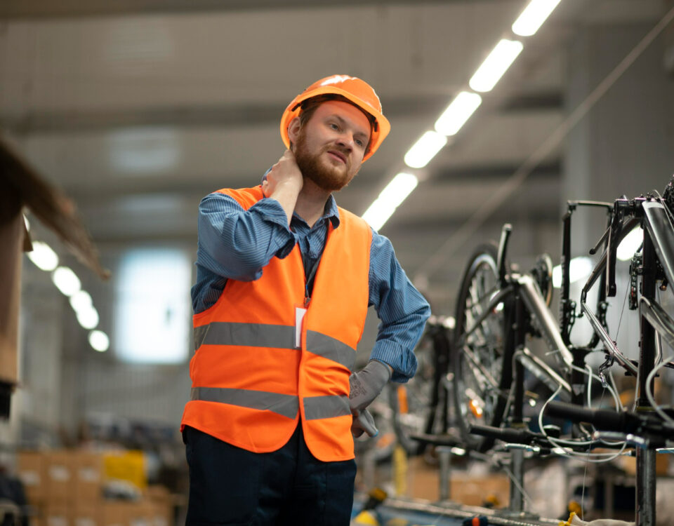 Ergonomia do operador: coluna, vibração e pausas eficientes