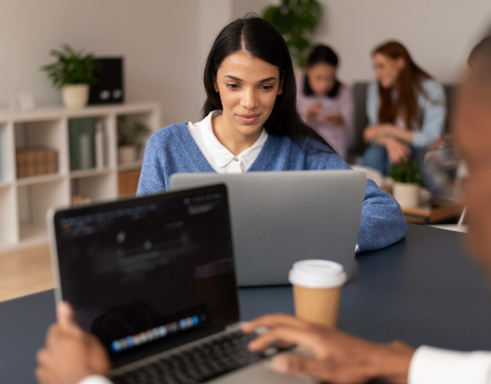 Como falhas de TI afetam o bem-estar no trabalho