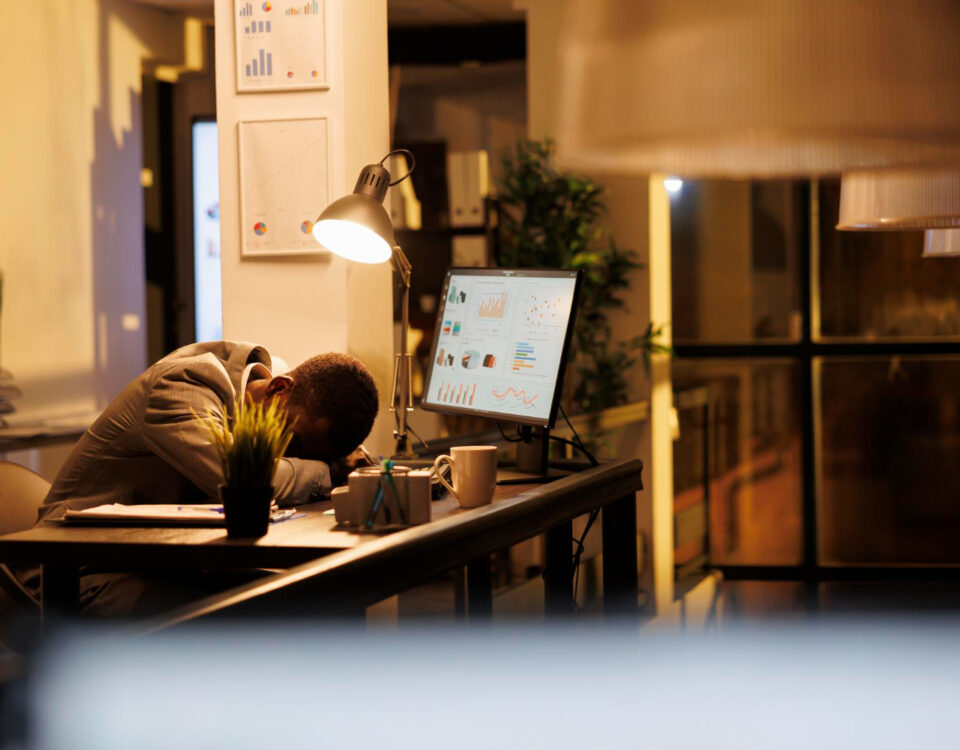 Burnout e pertencimento: políticas de cuidado no trabalho