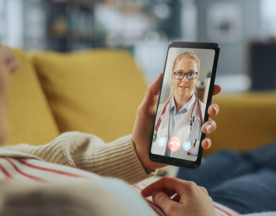 Tirar dúvidas com médicos evita buscas perigosas na internet